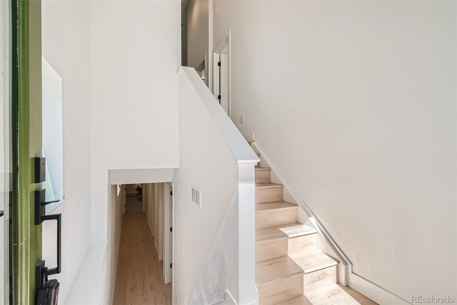 MLS Image #18 for 1121 s dahlia street,denver, Colorado