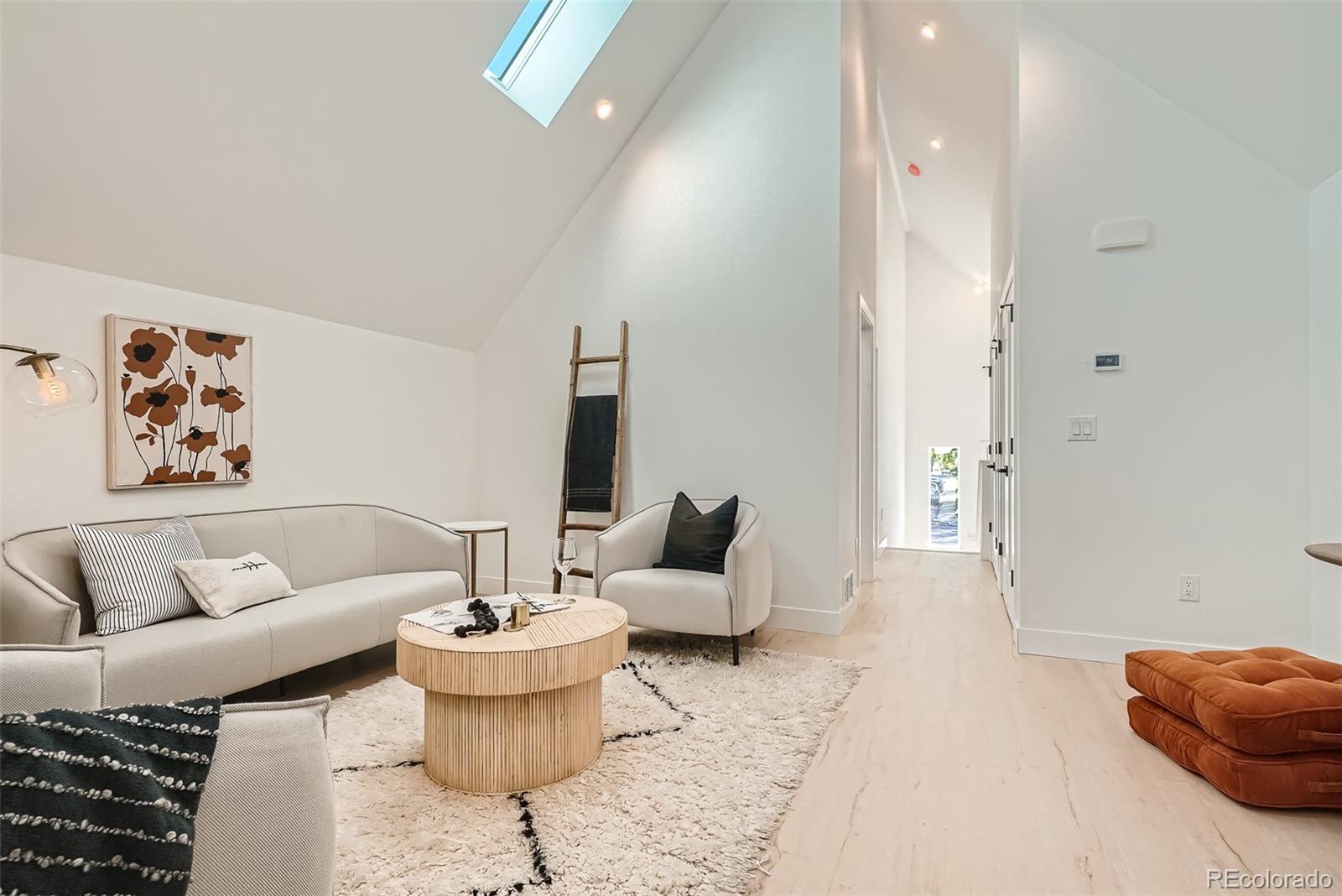 MLS Image #3 for 1121 s dahlia street,denver, Colorado