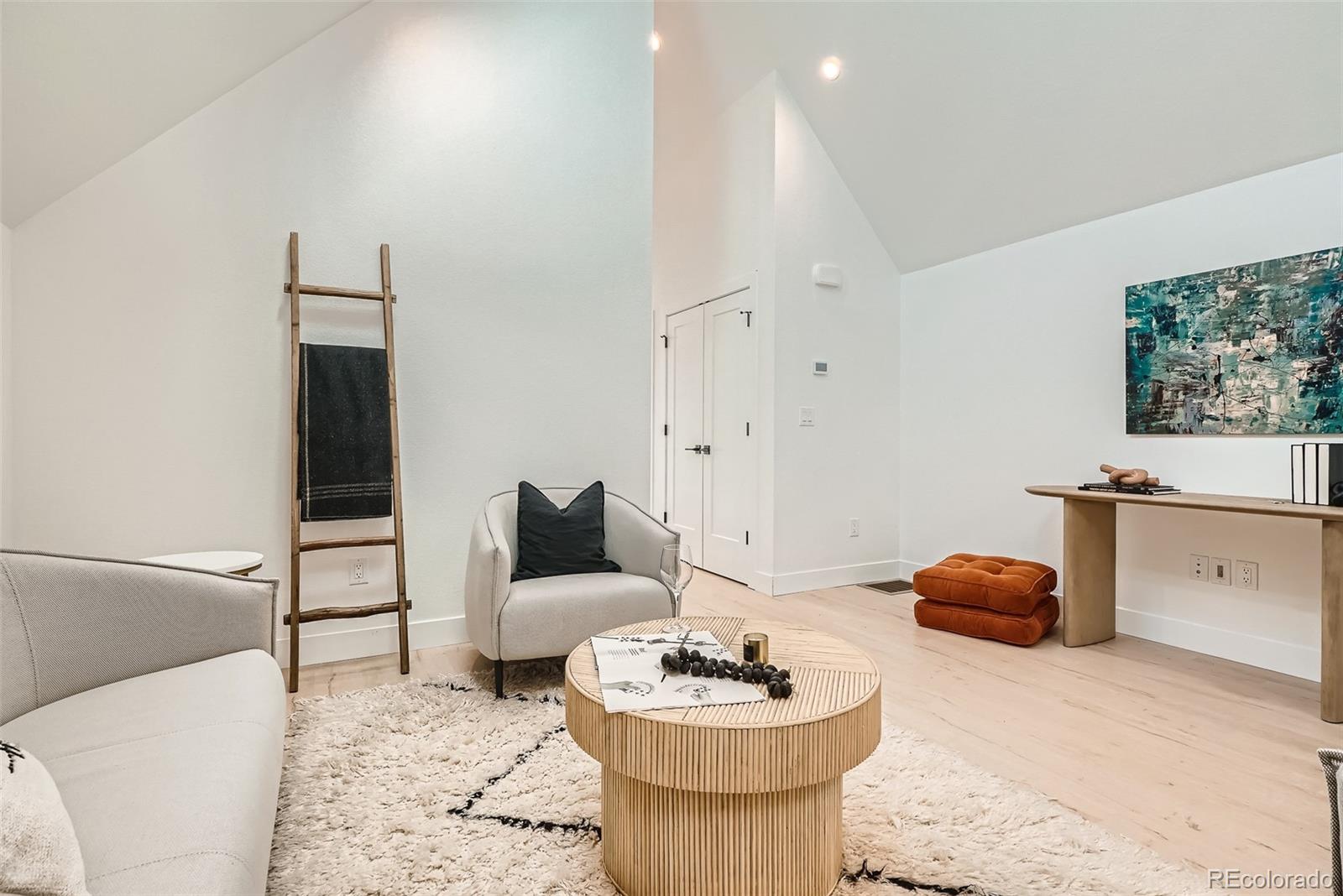 MLS Image #8 for 1121 s dahlia street,denver, Colorado
