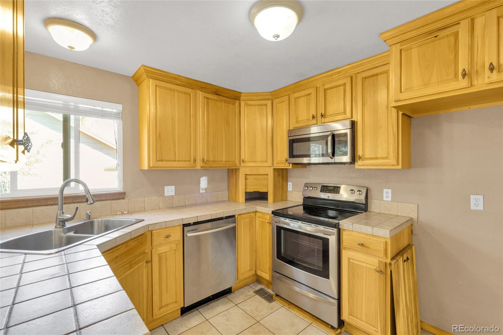 MLS Image #5 for 4480 n jebel street,denver, Colorado