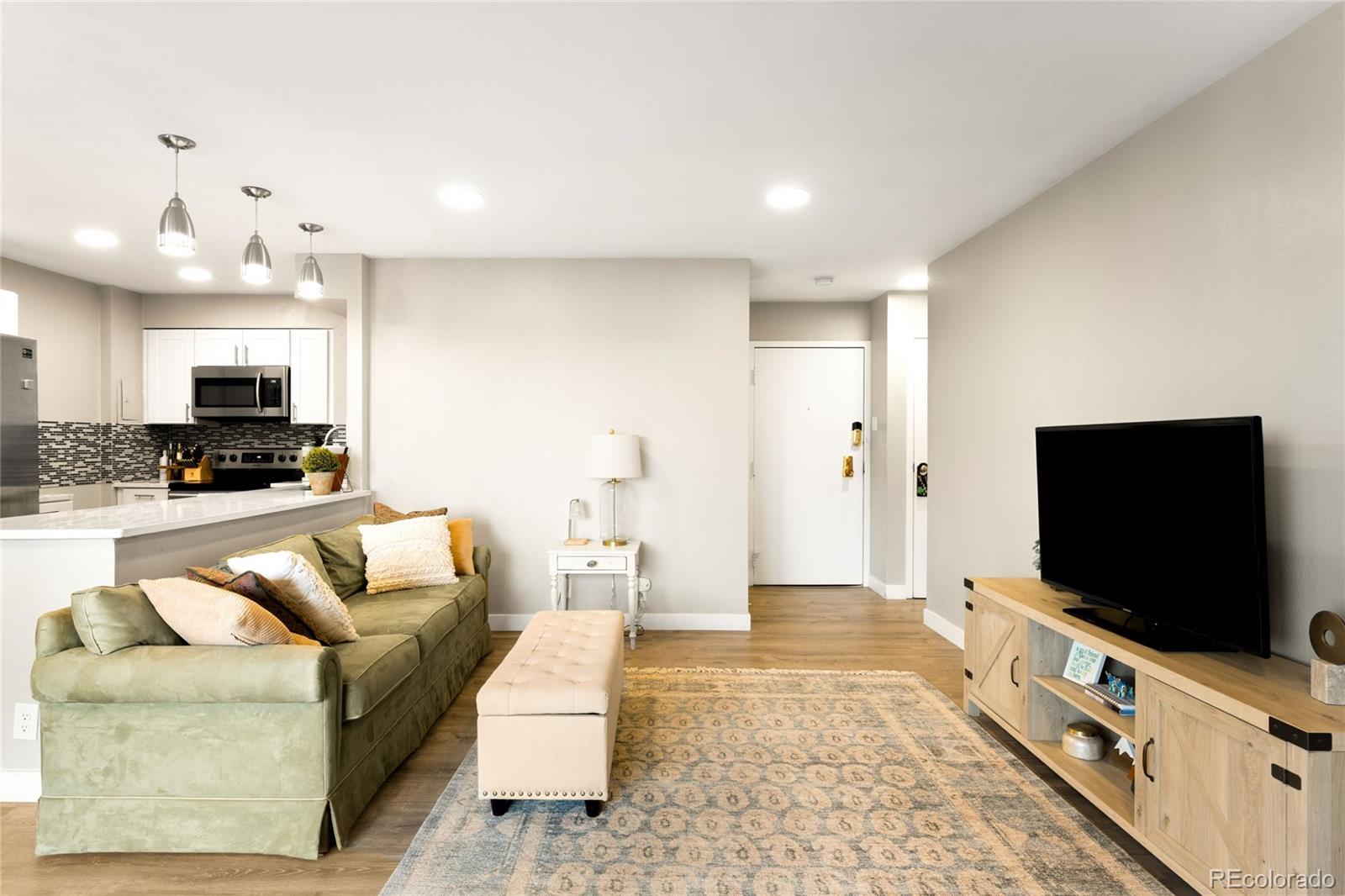MLS Image #4 for 460 s marion parkway,denver, Colorado