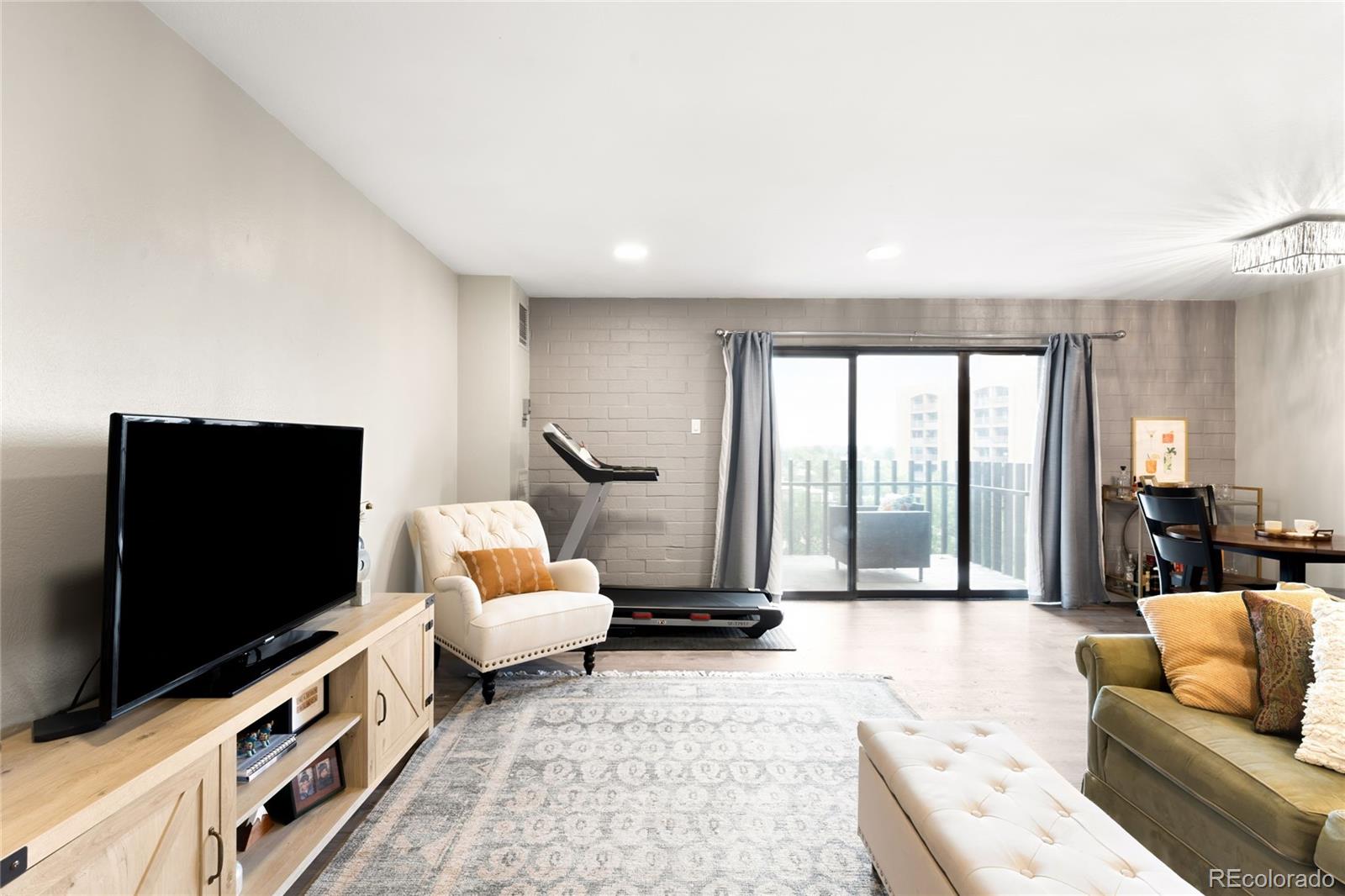 MLS Image #6 for 460 s marion parkway,denver, Colorado