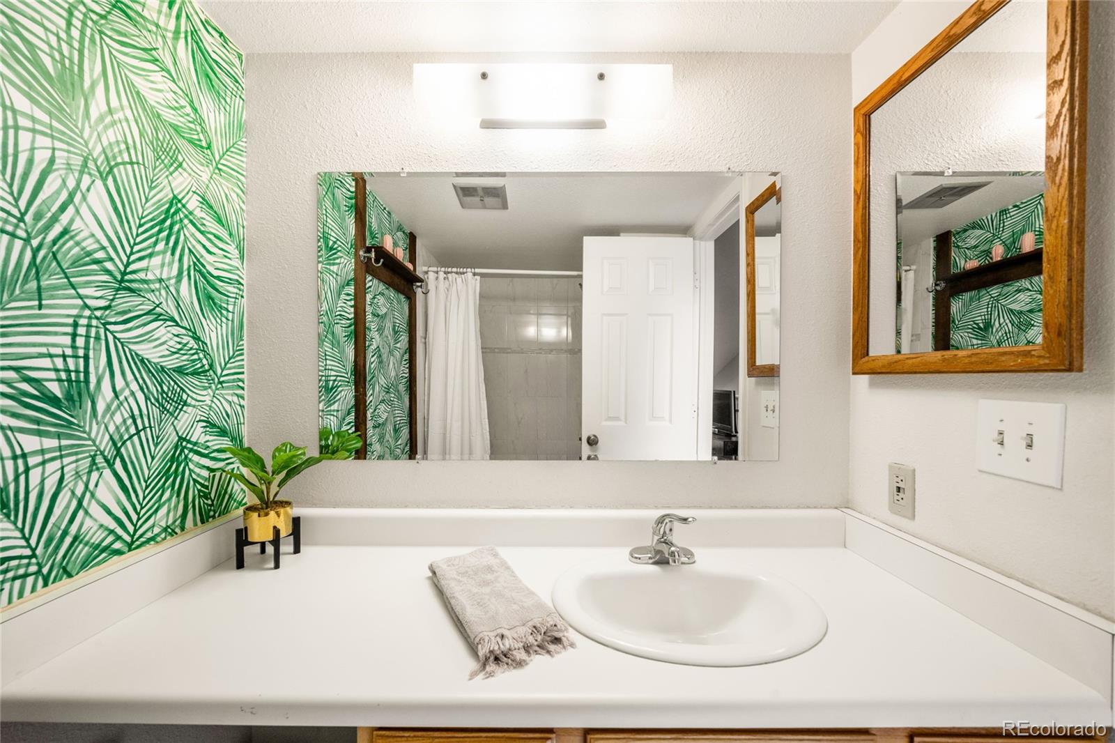 MLS Image #19 for 1762 s trenton street,denver, Colorado