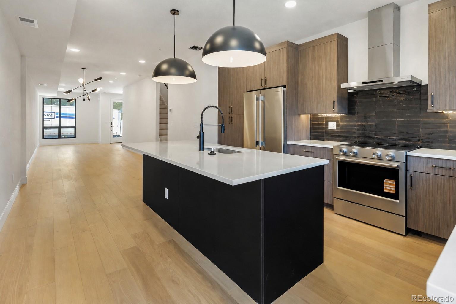 MLS Image #12 for 822  dahlia street,denver, Colorado