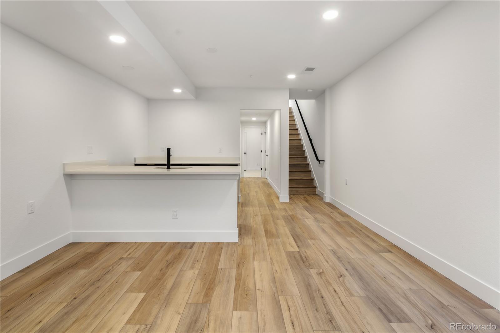 MLS Image #27 for 822  dahlia street,denver, Colorado