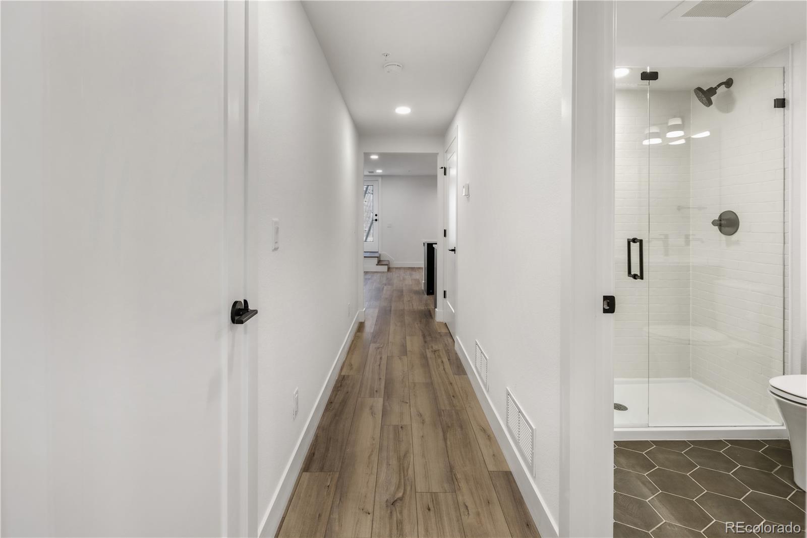 MLS Image #32 for 822  dahlia street,denver, Colorado
