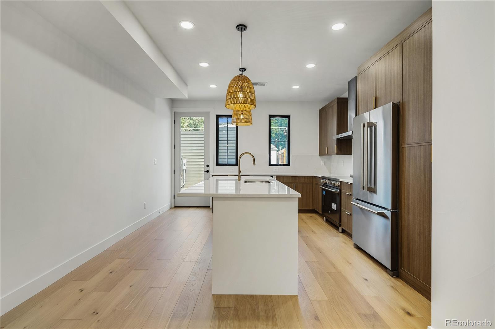 MLS Image #34 for 822  dahlia street,denver, Colorado