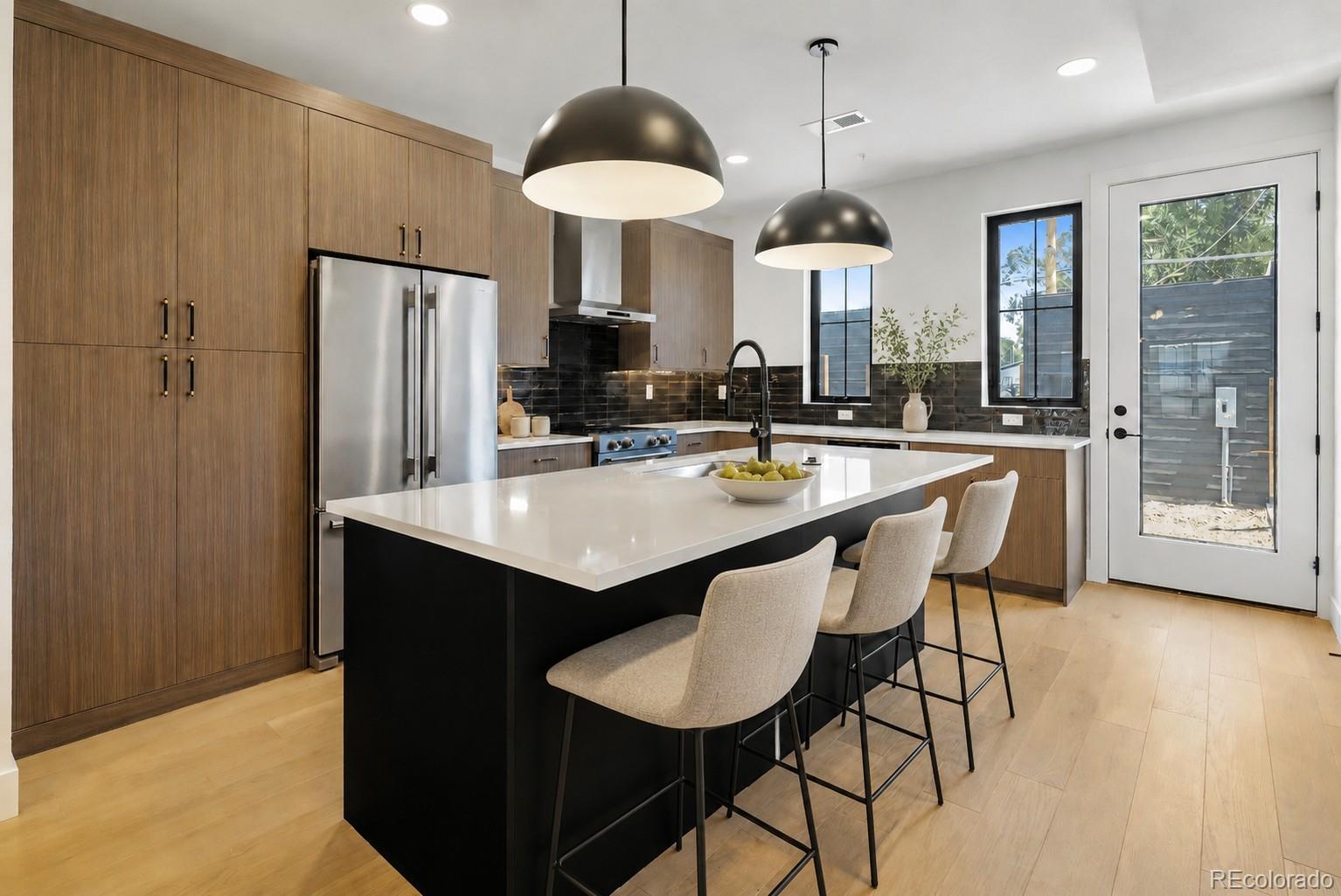 MLS Image #4 for 822  dahlia street,denver, Colorado