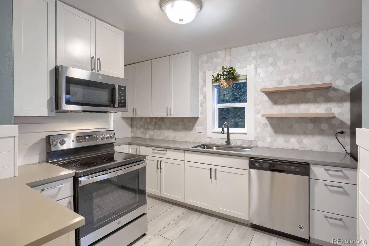 MLS Image #10 for 3590 s bannock street,englewood, Colorado