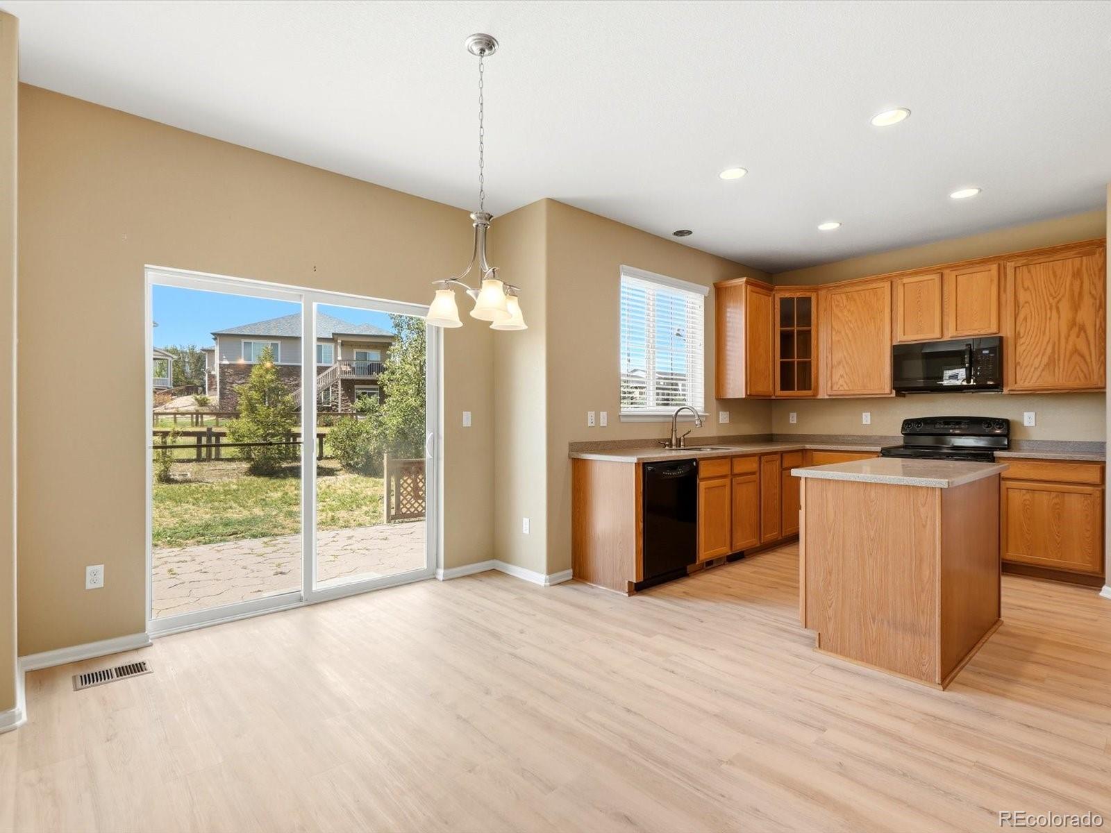 MLS Image #10 for 7181 s oak hill circle,aurora, Colorado