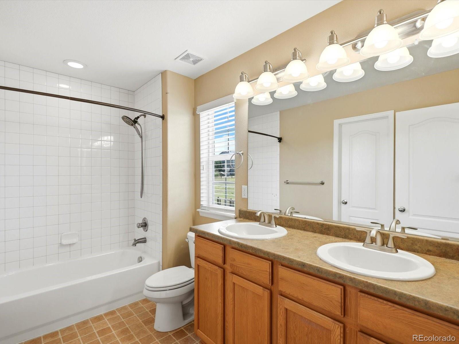 MLS Image #24 for 7181 s oak hill circle,aurora, Colorado