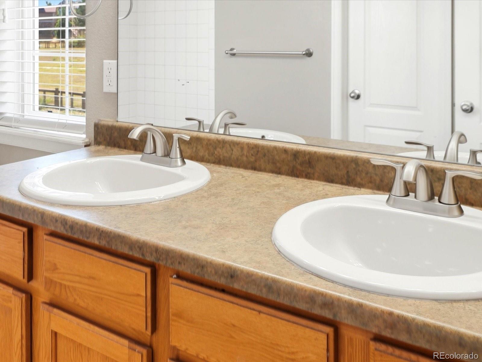 MLS Image #25 for 7181 s oak hill circle,aurora, Colorado