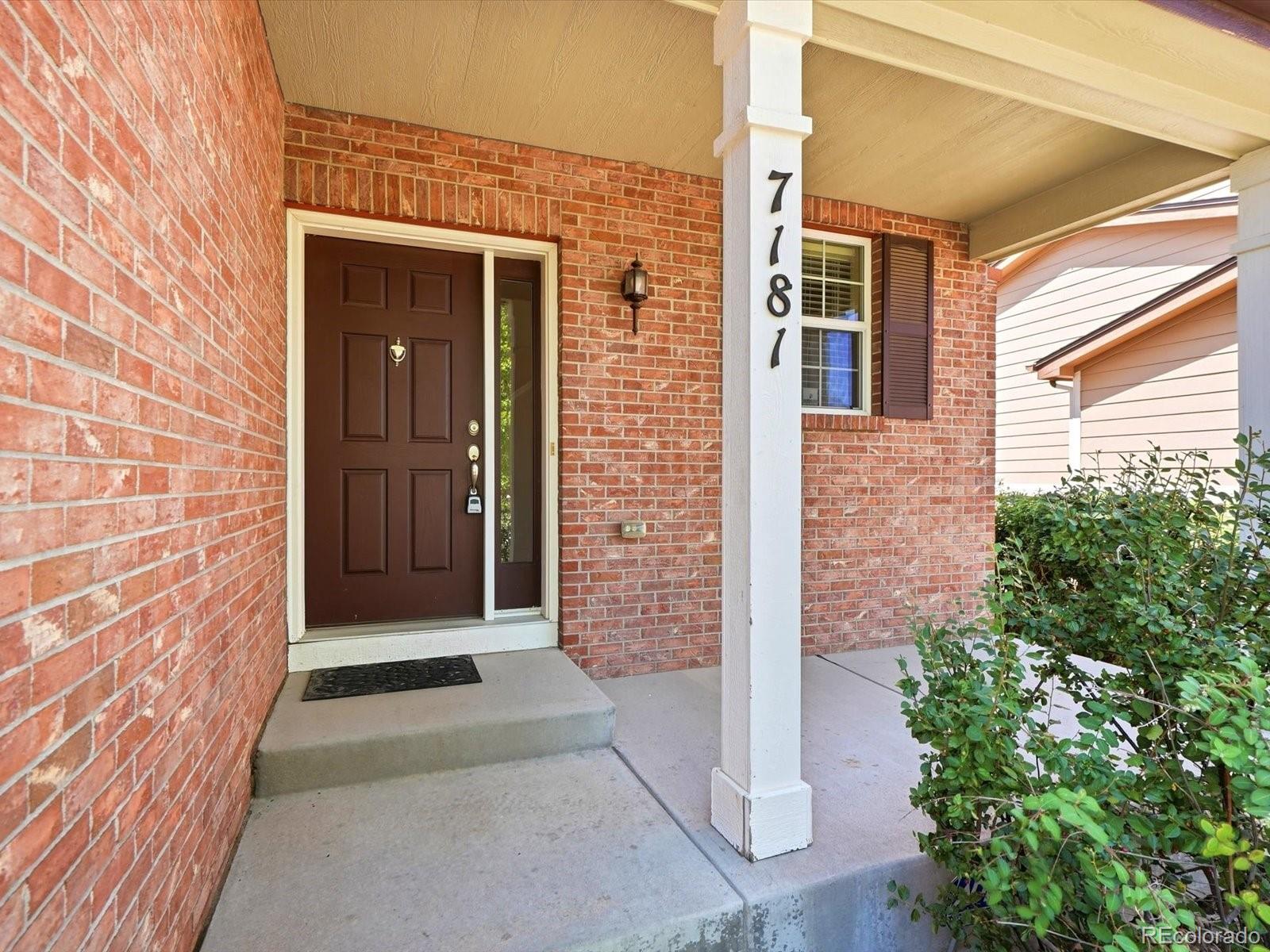 MLS Image #3 for 7181 s oak hill circle,aurora, Colorado
