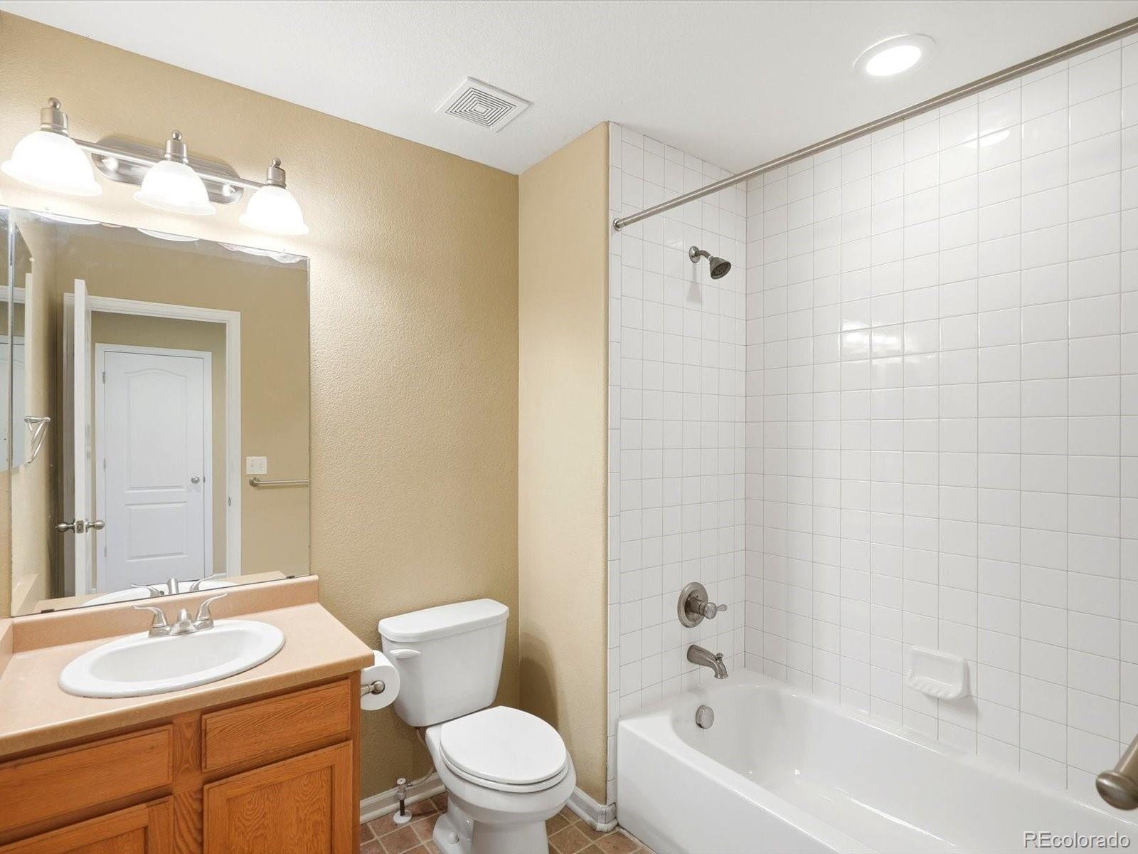 MLS Image #30 for 7181 s oak hill circle,aurora, Colorado