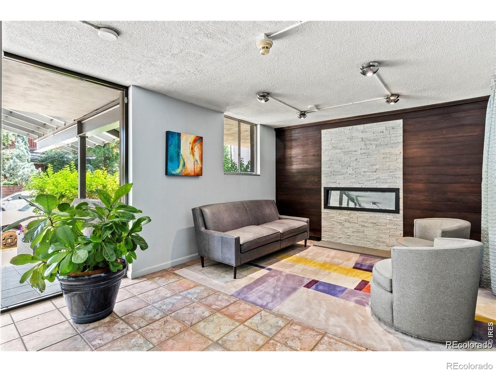 MLS Image #17 for 909 n logan street a,denver, Colorado