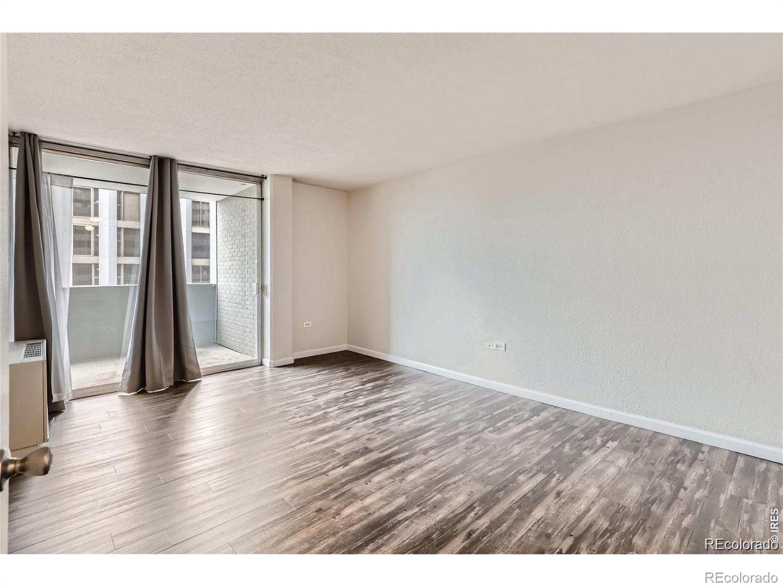MLS Image #4 for 909 n logan street a,denver, Colorado