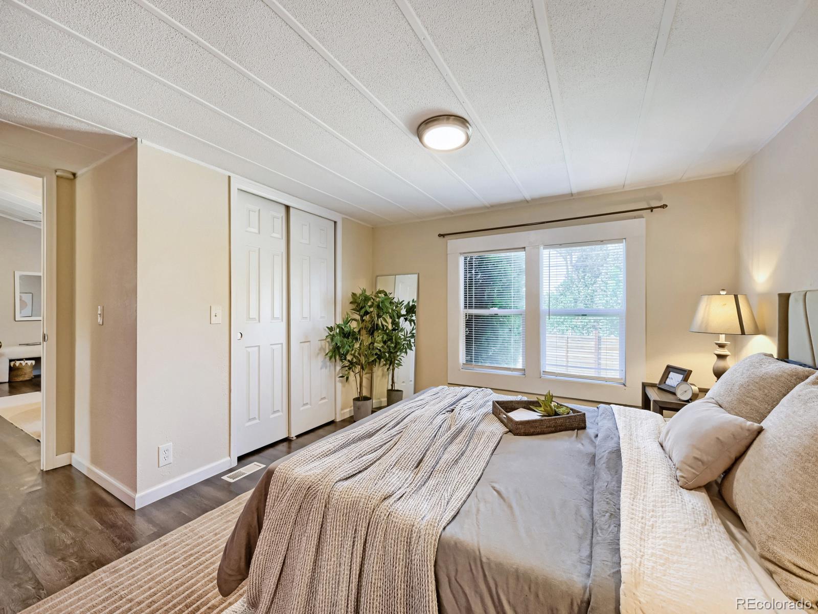 MLS Image #12 for 3090 w 55th place,denver, Colorado