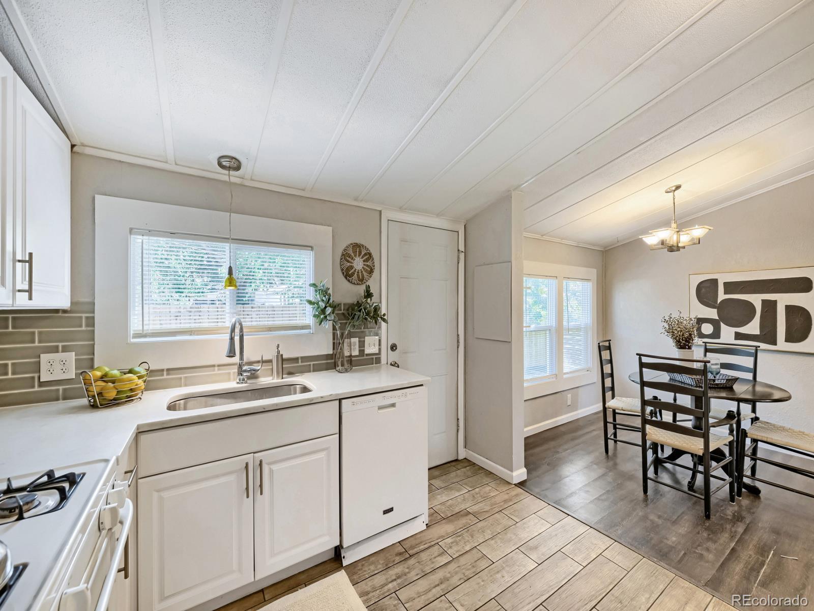 MLS Image #6 for 3090 w 55th place,denver, Colorado