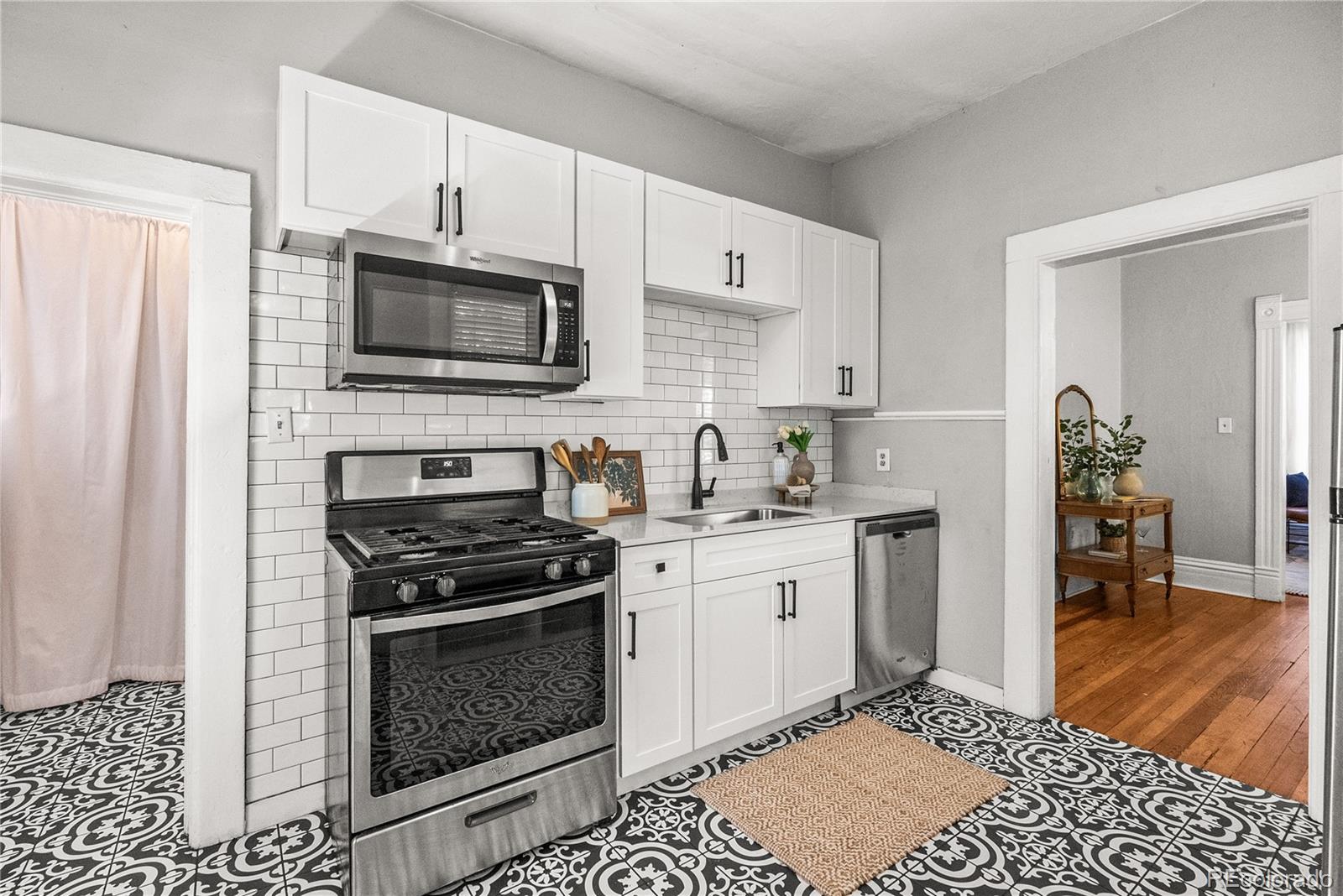 MLS Image #33 for 2239 n clarkson street,denver, Colorado
