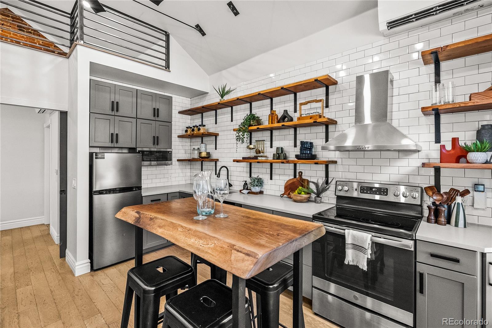 MLS Image #5 for 2239 n clarkson street,denver, Colorado