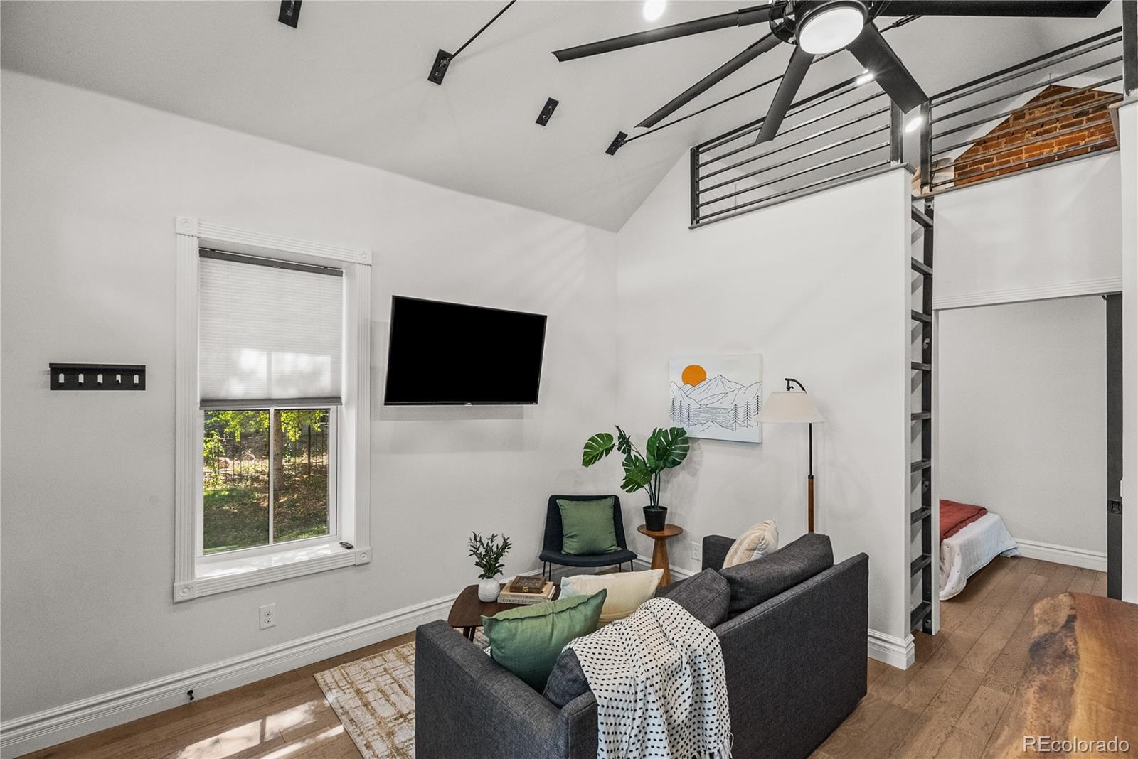 MLS Image #8 for 2239 n clarkson street,denver, Colorado