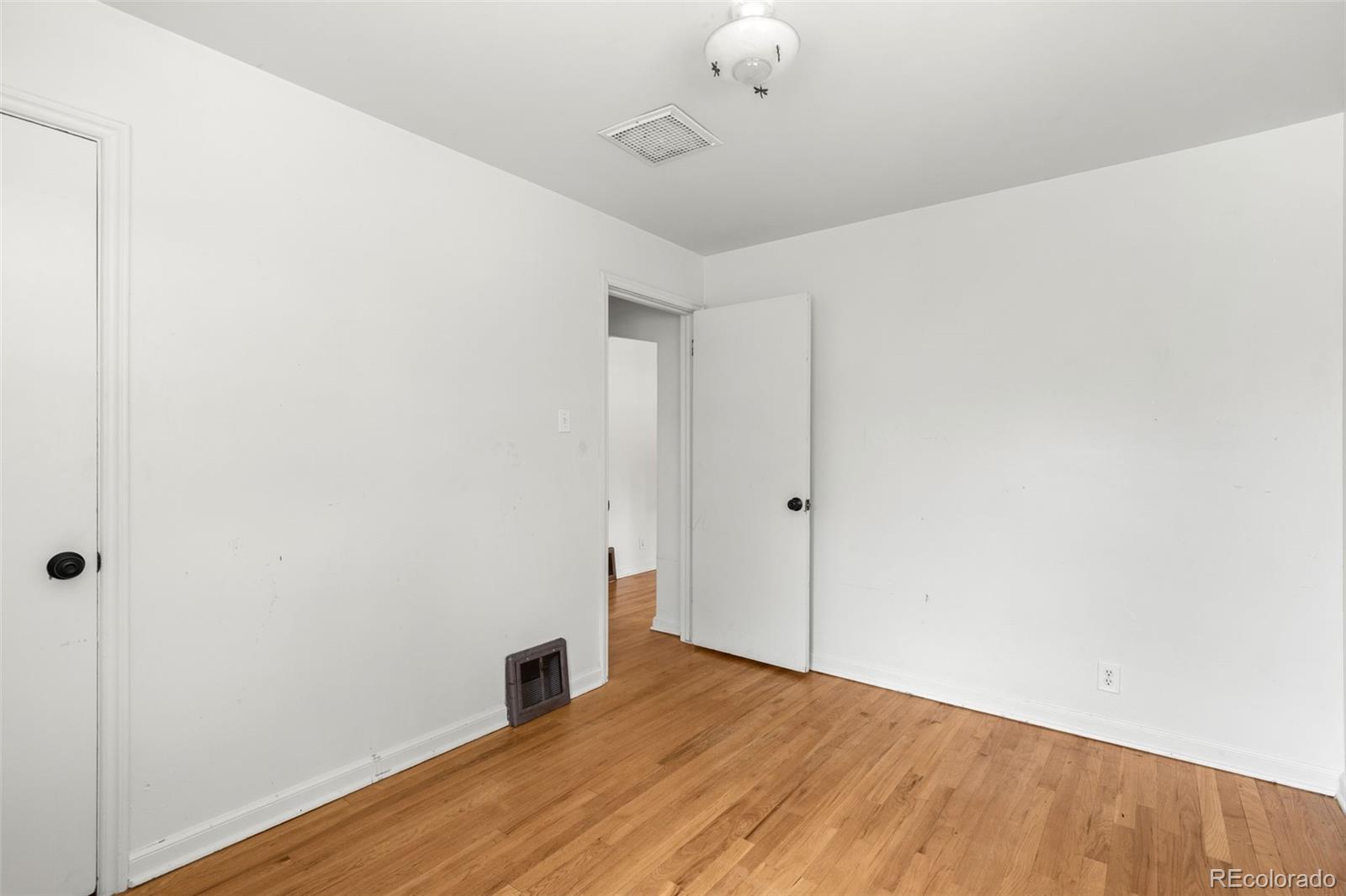 MLS Image #13 for 2256  geneva street,aurora, Colorado
