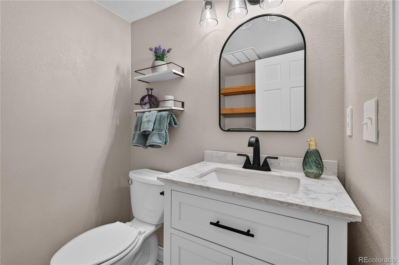 MLS Image #13 for 3856 s gibralter street,aurora, Colorado