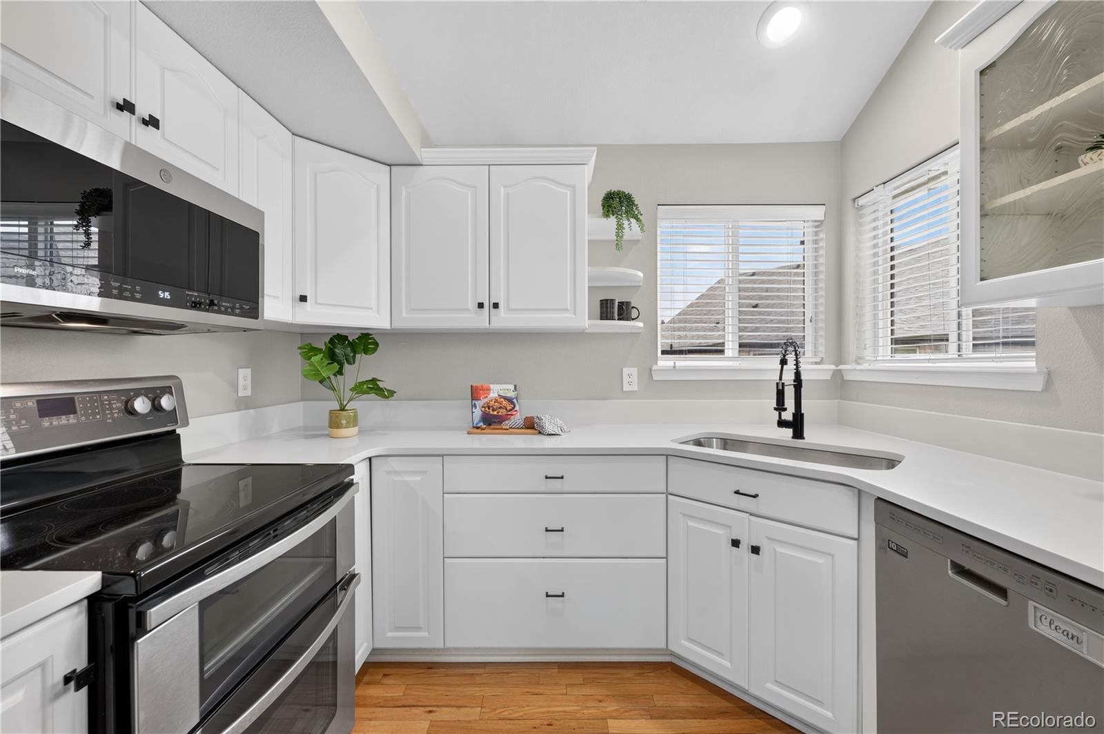 MLS Image #4 for 3856 s gibralter street,aurora, Colorado