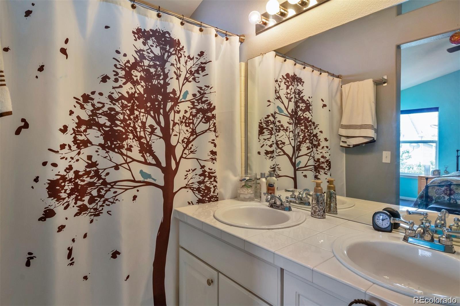 MLS Image #13 for 1378 s akron way,denver, Colorado