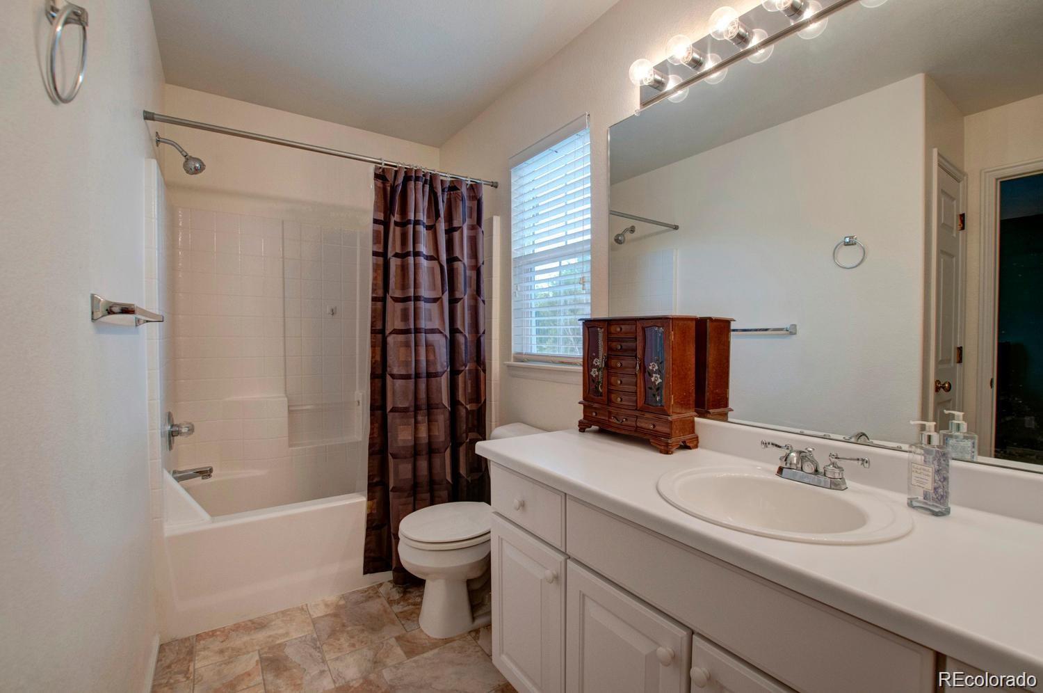 MLS Image #27 for 1378 s akron way,denver, Colorado