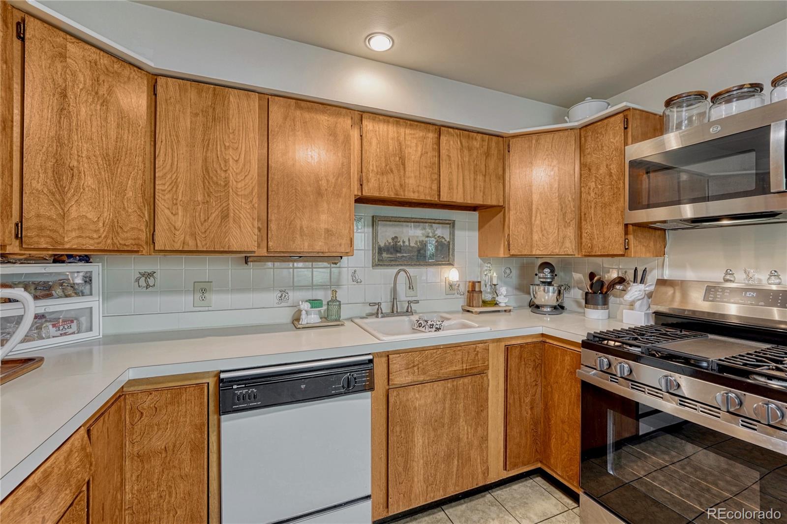MLS Image #13 for 395 s lee street,denver, Colorado