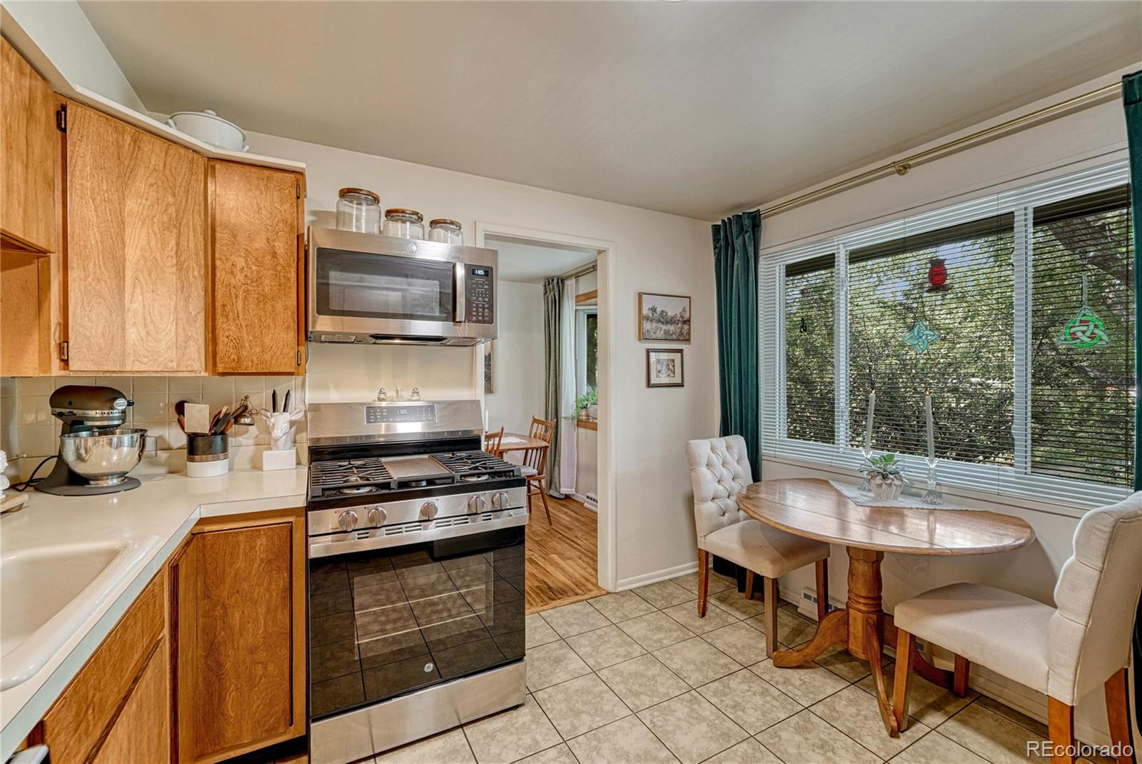 MLS Image #14 for 395 s lee street,denver, Colorado