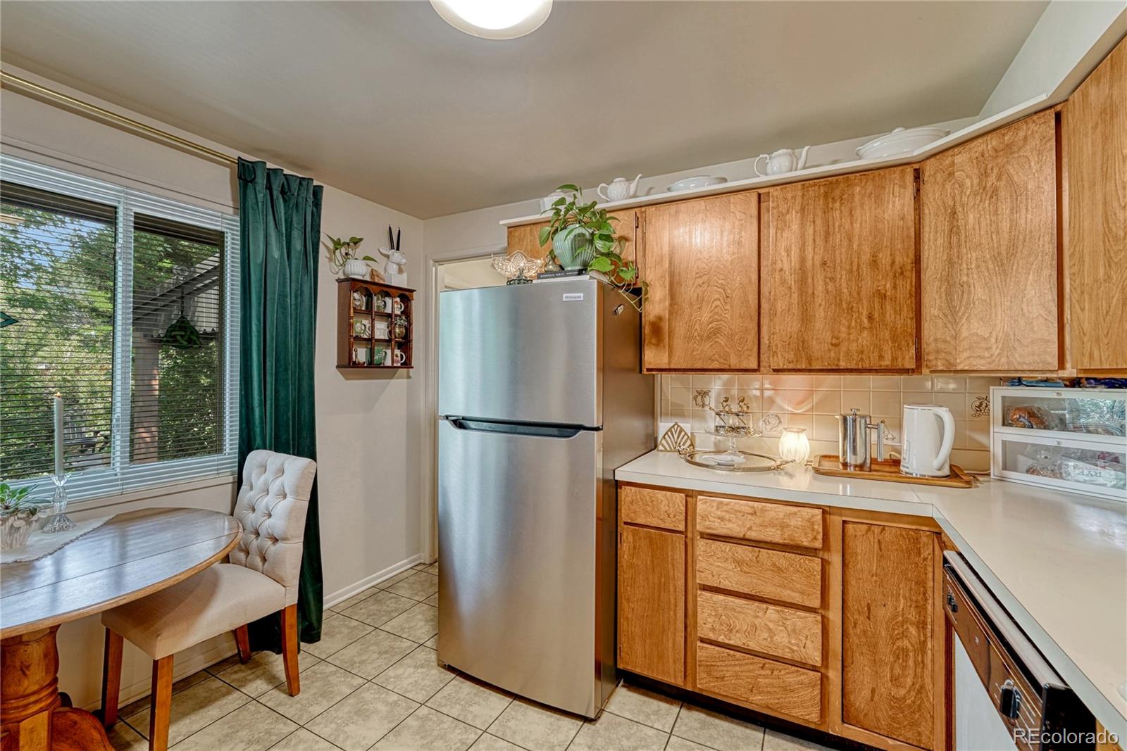 MLS Image #15 for 395 s lee street,denver, Colorado