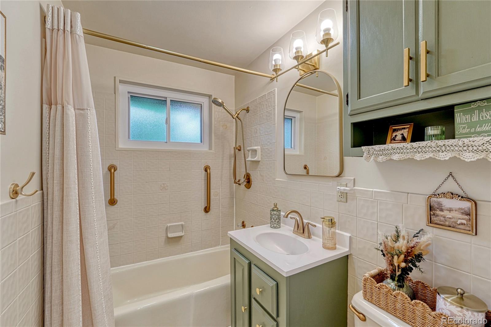 MLS Image #17 for 395 s lee street,denver, Colorado