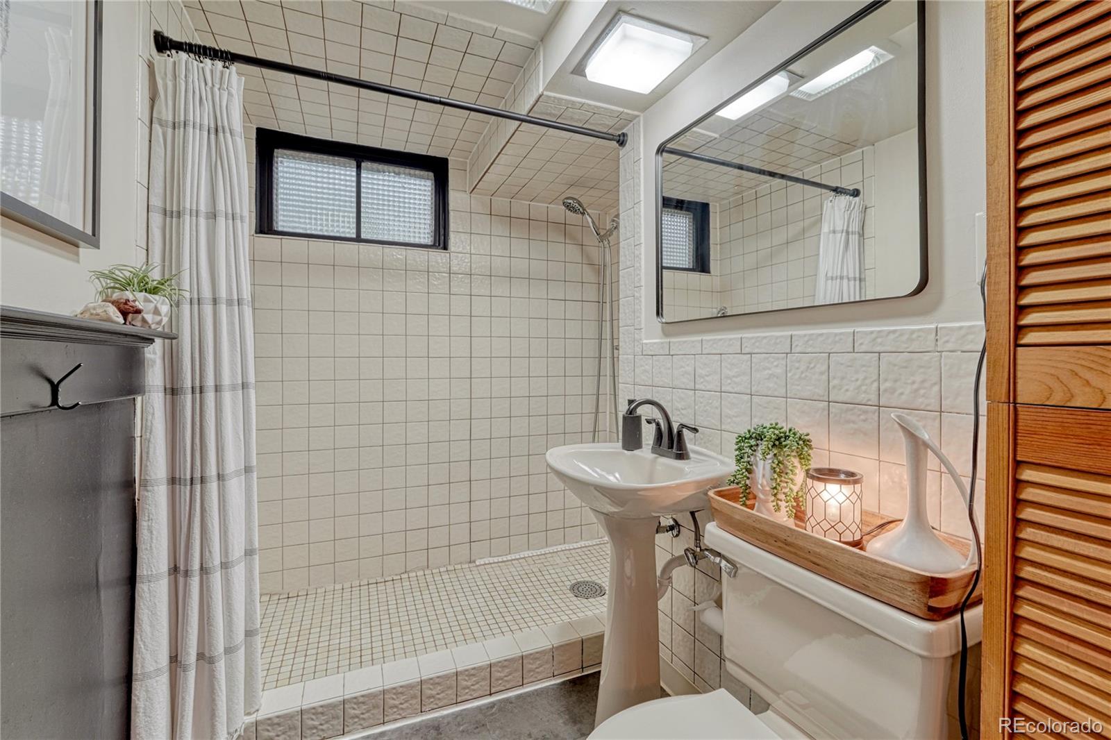 MLS Image #29 for 395 s lee street,denver, Colorado