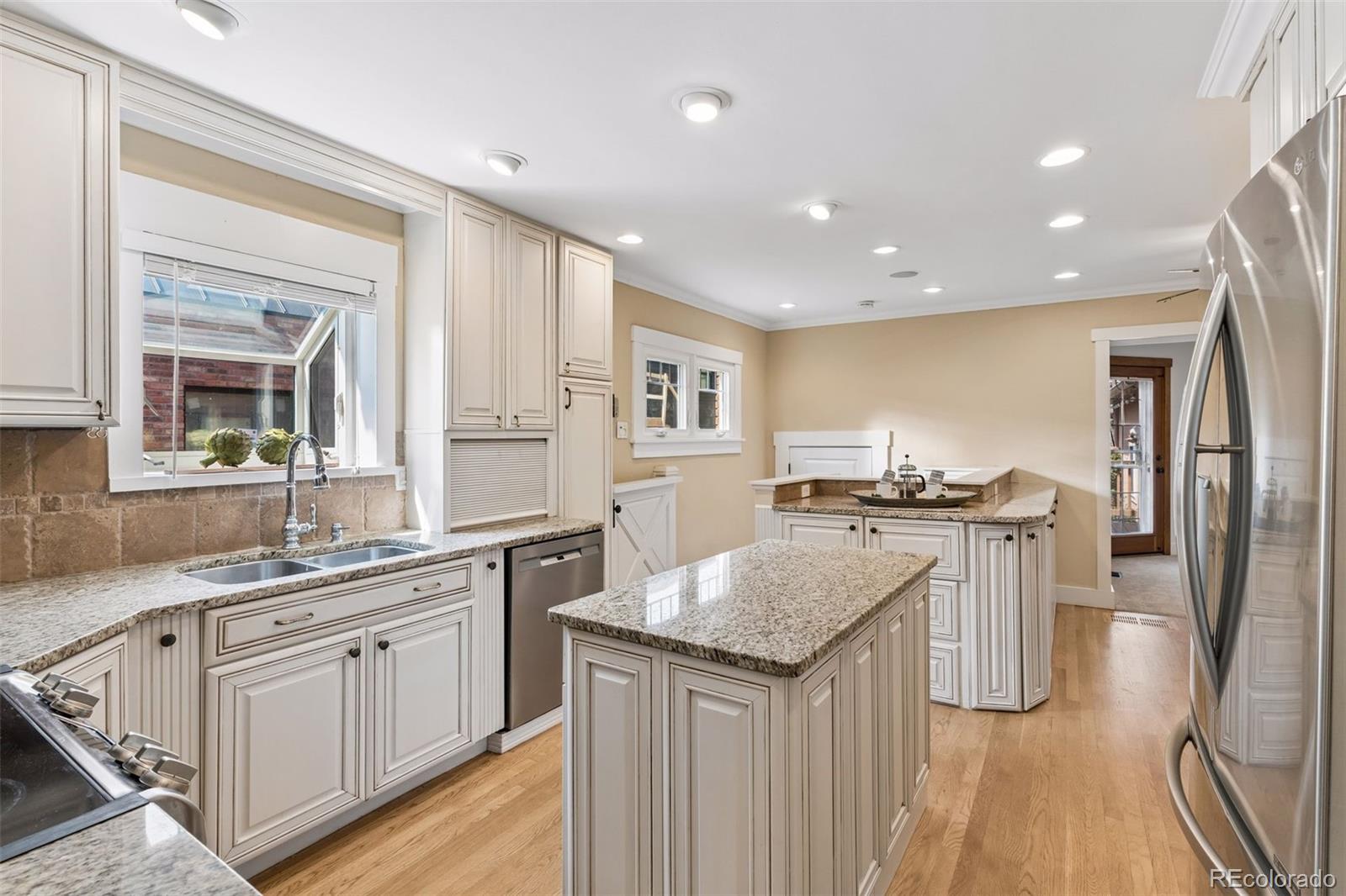 MLS Image #10 for 345 s williams street,denver, Colorado