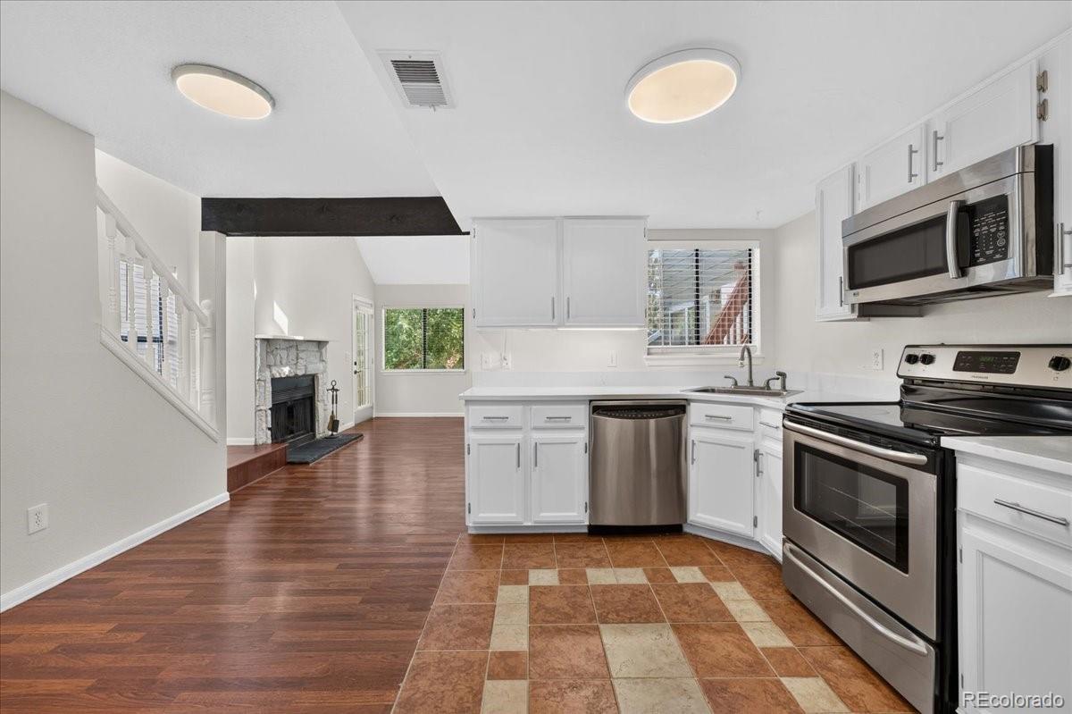 MLS Image #11 for 982 s dearborn way,aurora, Colorado