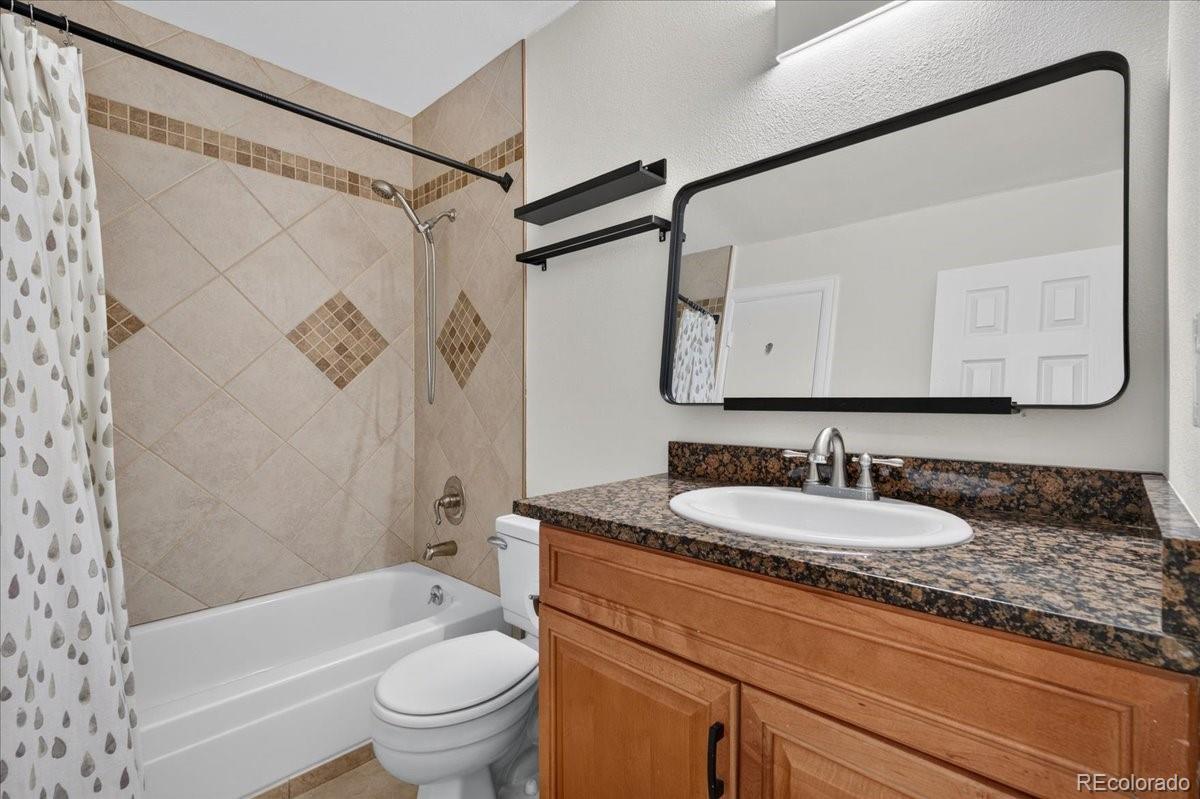 MLS Image #16 for 982 s dearborn way,aurora, Colorado