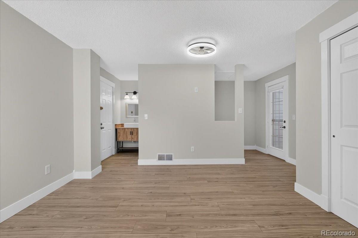 MLS Image #22 for 982 s dearborn way,aurora, Colorado