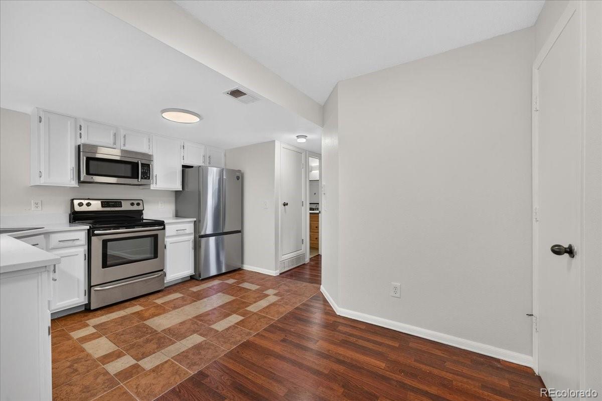 MLS Image #9 for 982 s dearborn way,aurora, Colorado