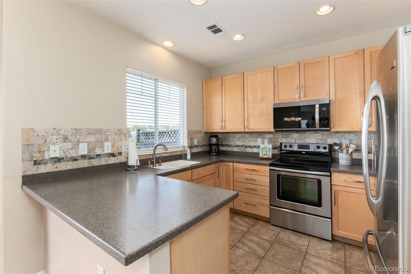 MLS Image #5 for 13052 e grant circle,thornton, Colorado