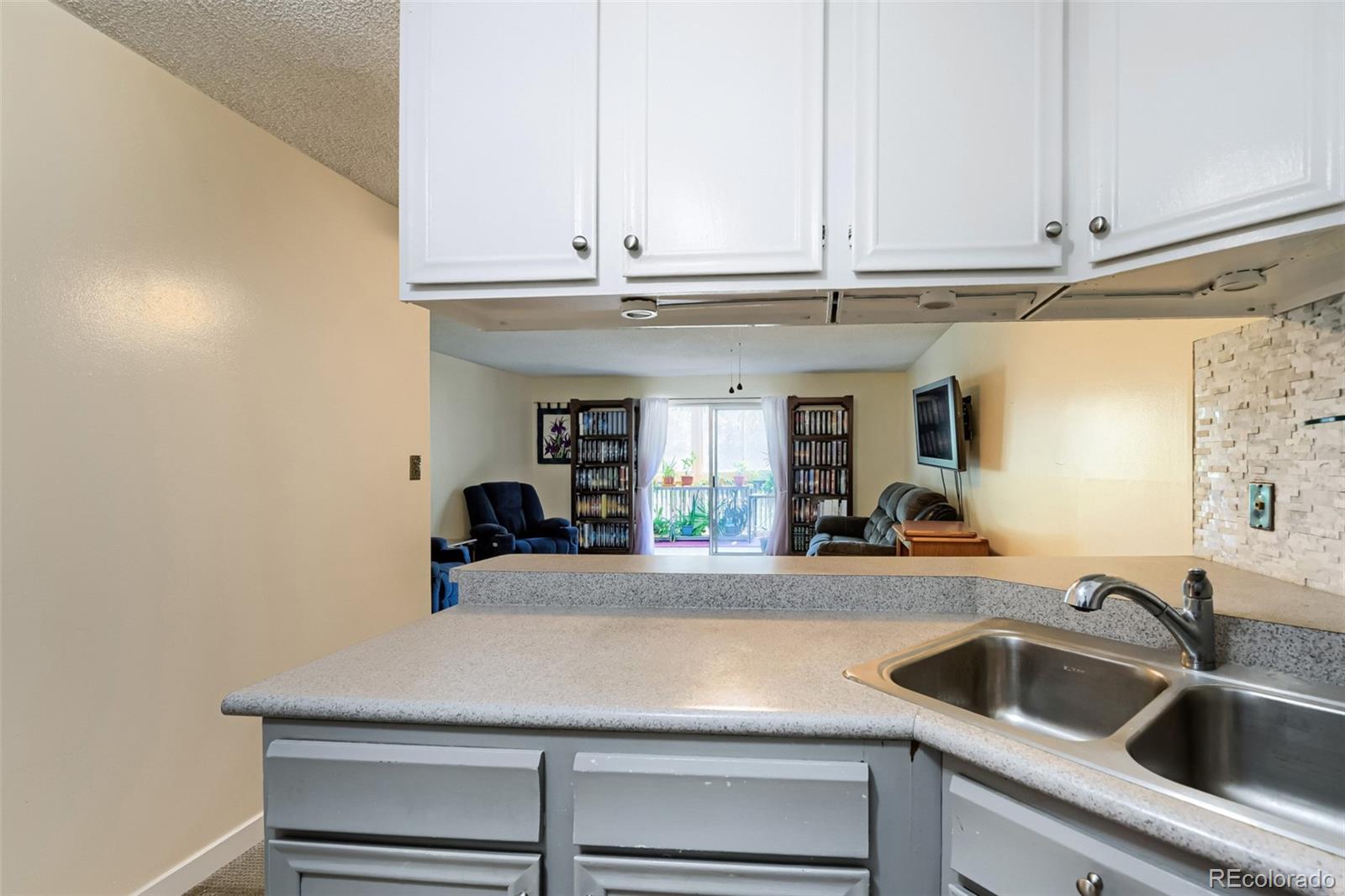 MLS Image #13 for 3465 s poplar street,denver, Colorado