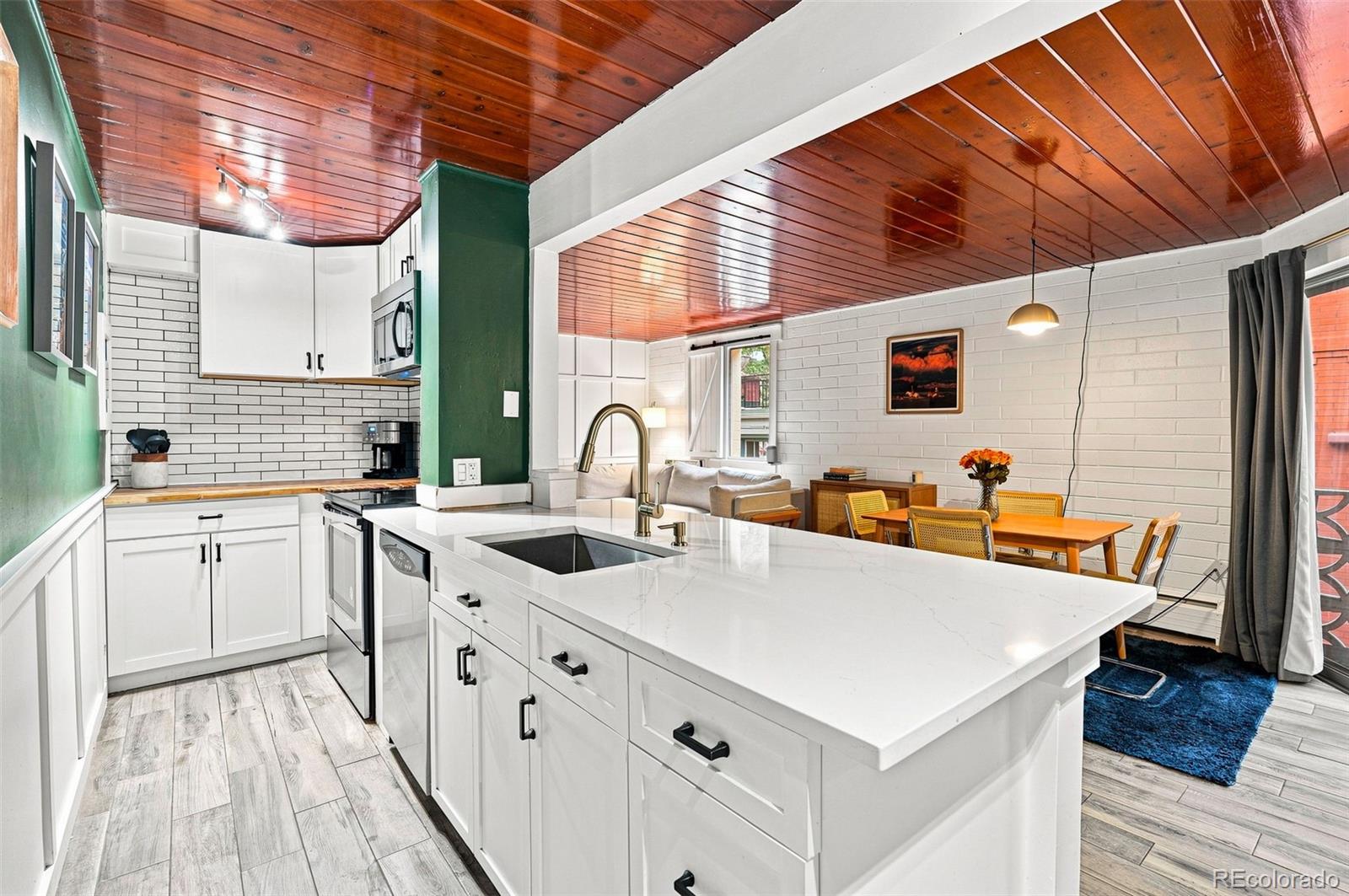 MLS Image #13 for 1343 n high street,denver, Colorado
