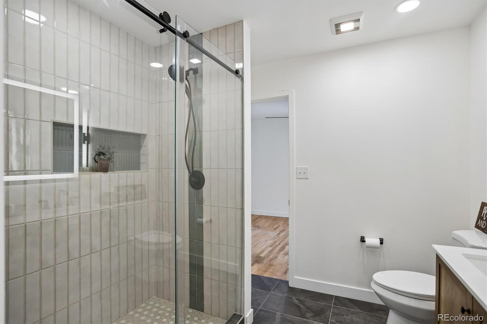 MLS Image #11 for 2557  kendall street,edgewater, Colorado