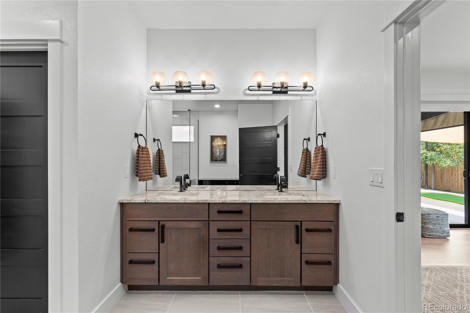MLS Image #27 for 2901 s bellaire street,denver, Colorado