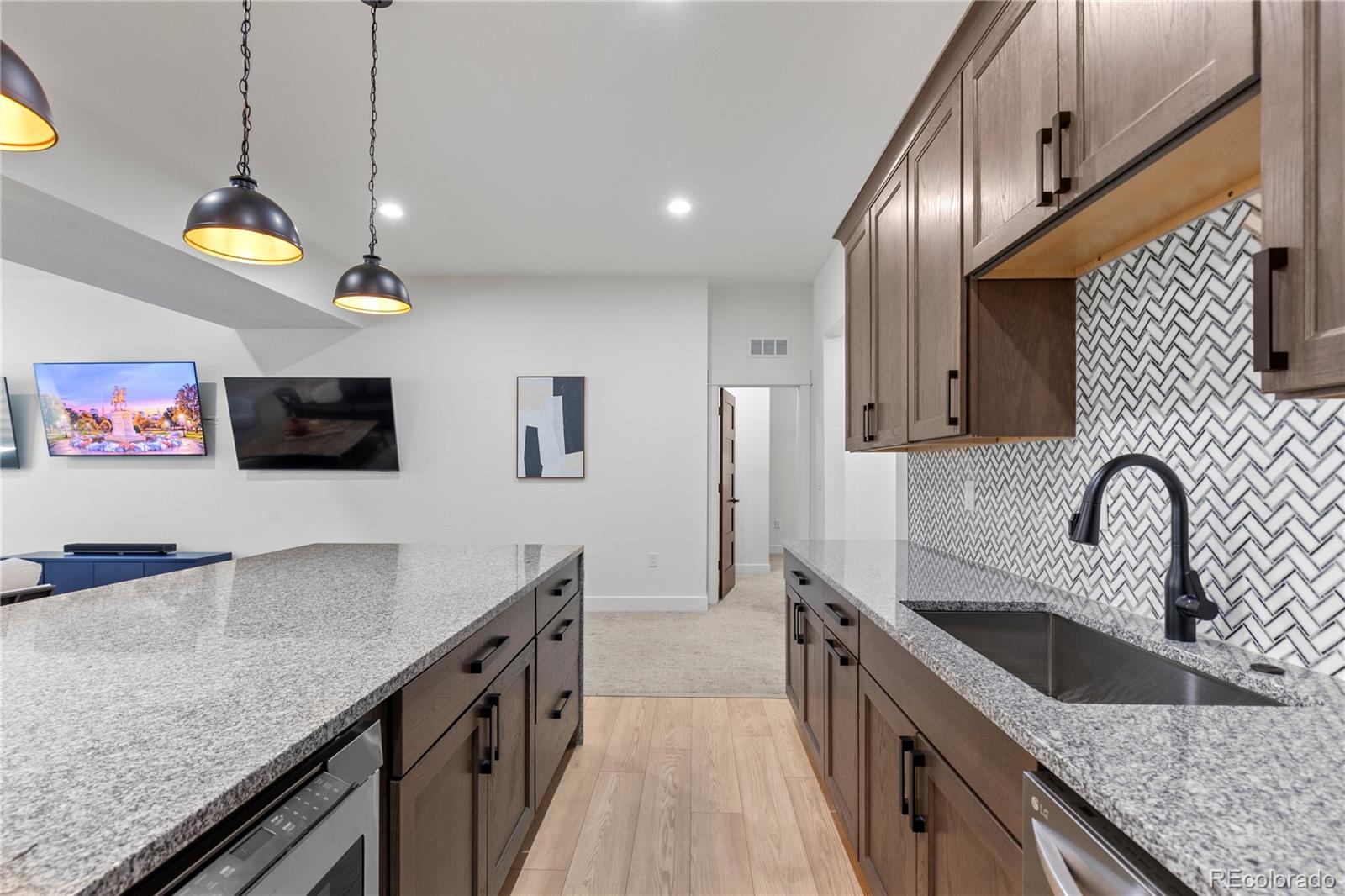 MLS Image #37 for 2901 s bellaire street,denver, Colorado