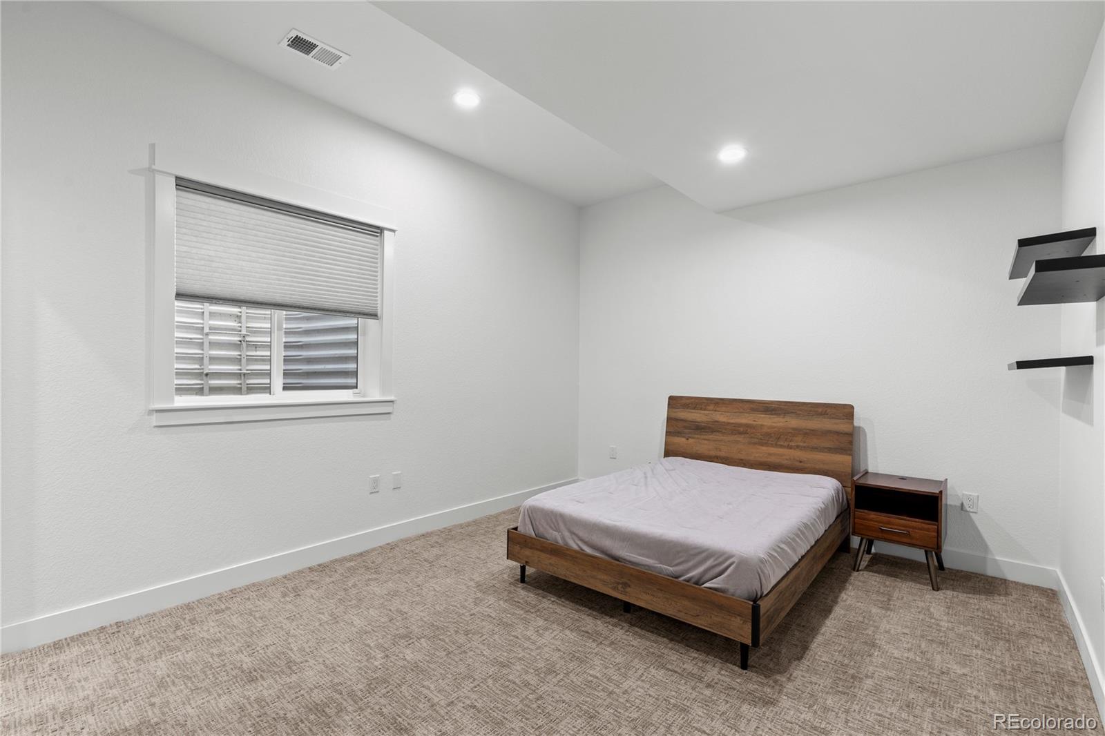 MLS Image #40 for 2901 s bellaire street,denver, Colorado