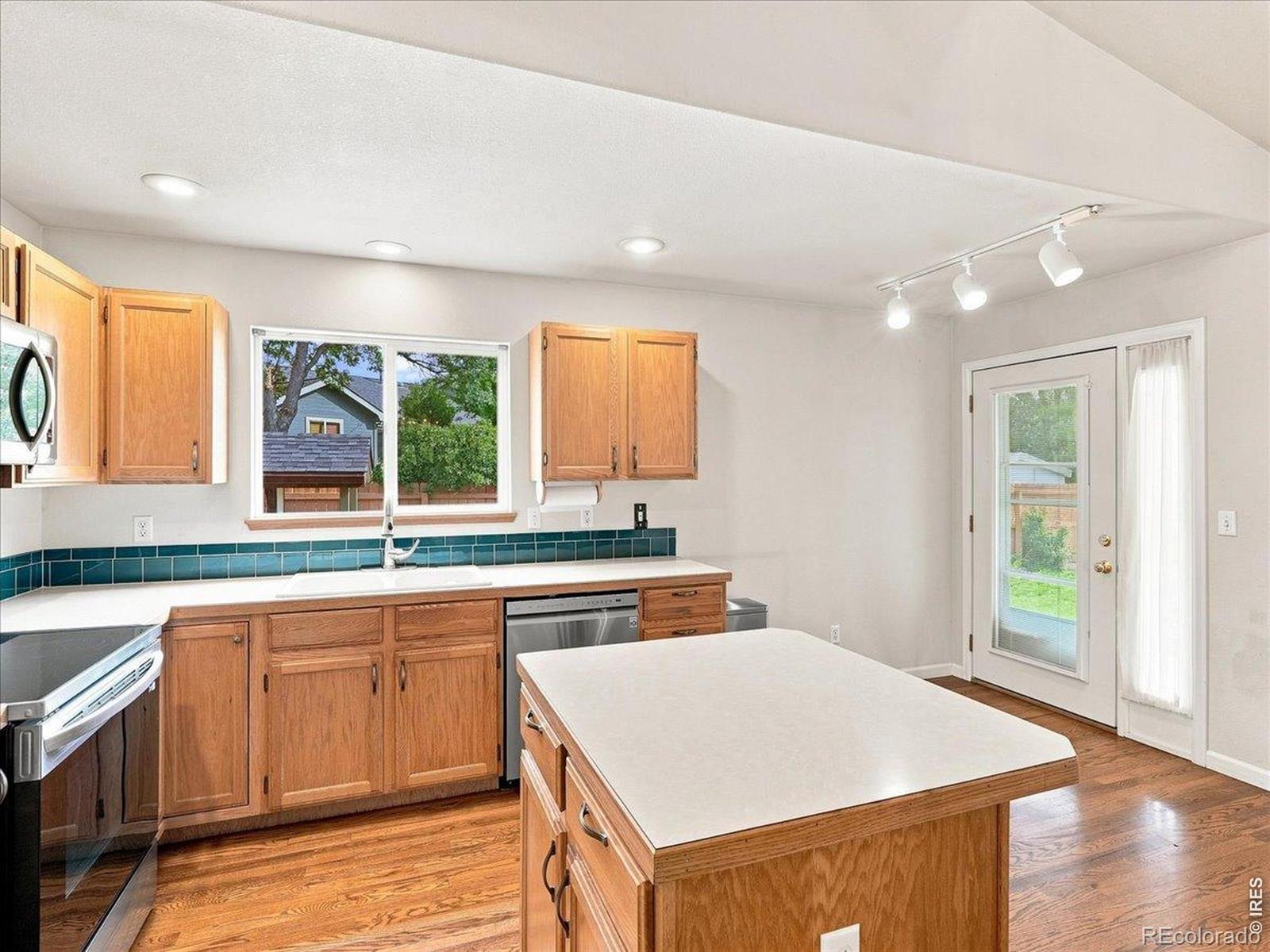 MLS Image #14 for 304  tuckaway court,windsor, Colorado