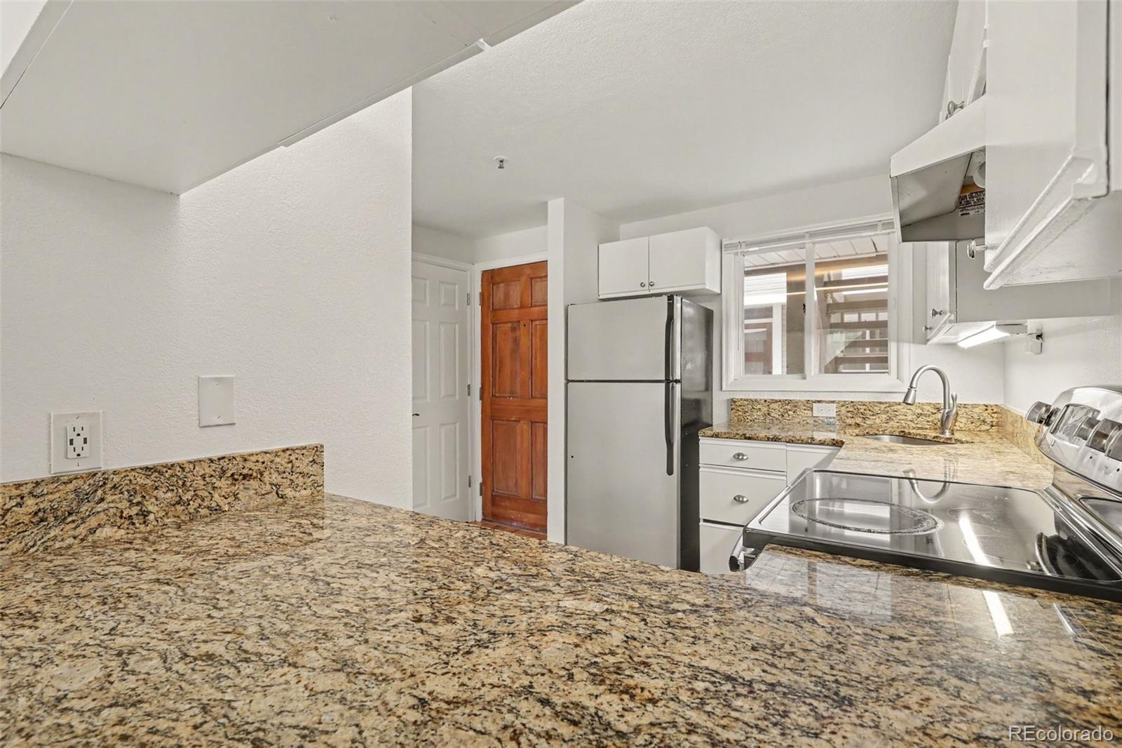 MLS Image #12 for 2201  pearl street,boulder, Colorado