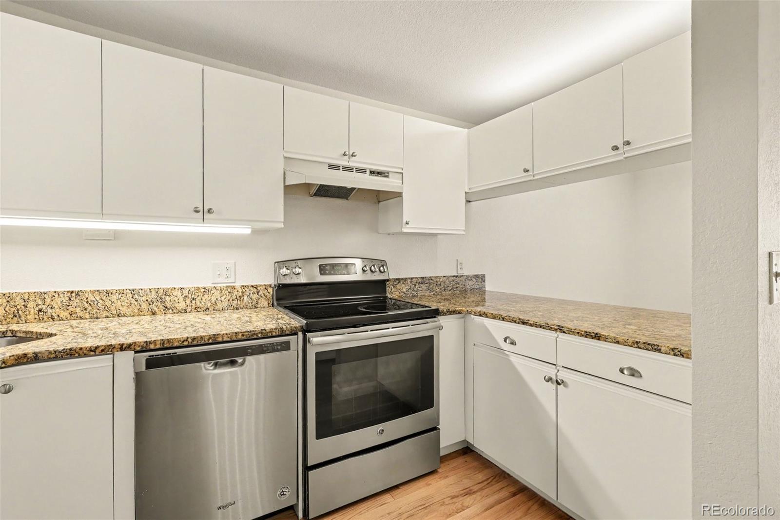 MLS Image #3 for 2201  pearl street,boulder, Colorado